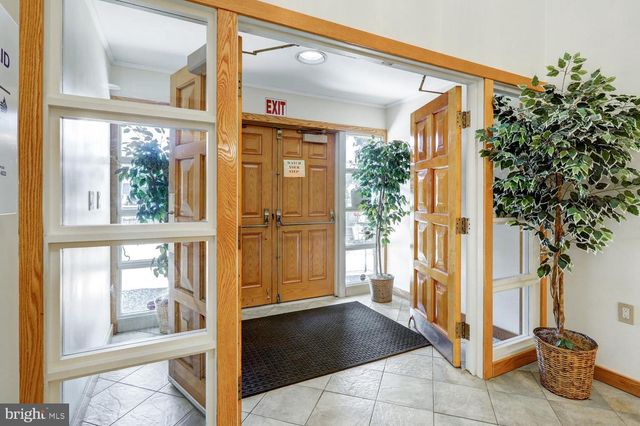 43 VALLEYBROOK DR, Lancaster, PA 17601