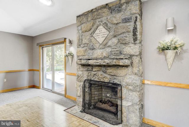 43 VALLEYBROOK DR, Lancaster, PA 17601