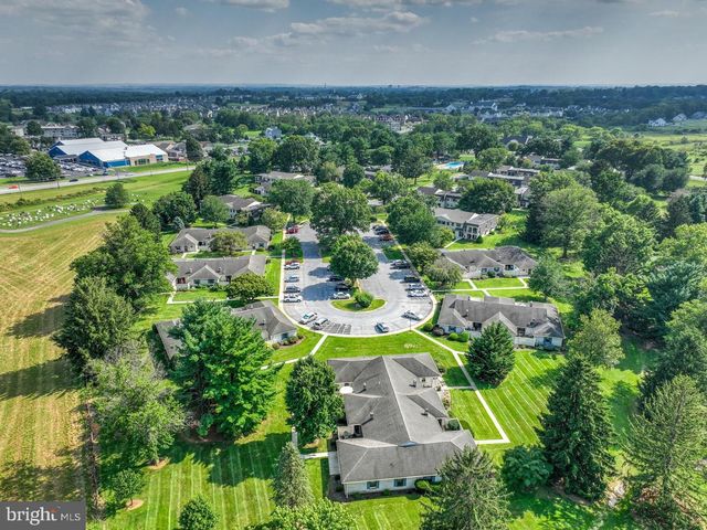 43 VALLEYBROOK DR, Lancaster, PA 17601