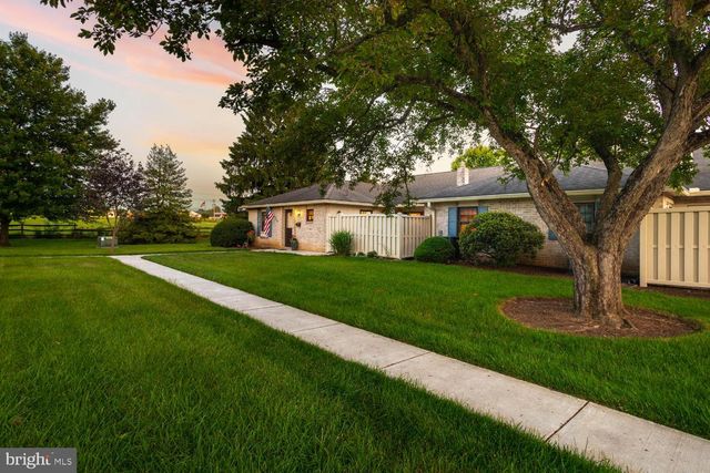 43 VALLEYBROOK DR, Lancaster, PA 17601
