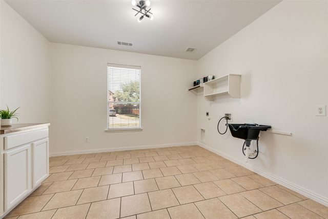 5000 Harrier Drive, Mesquite, TX 75181