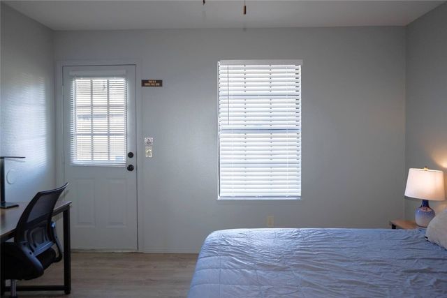 502 SE B Street B, Bentonville, AR 72712