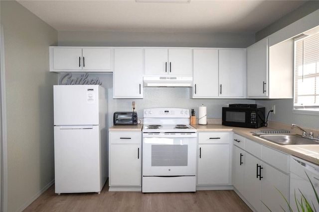 502 SE B Street B, Bentonville, AR 72712