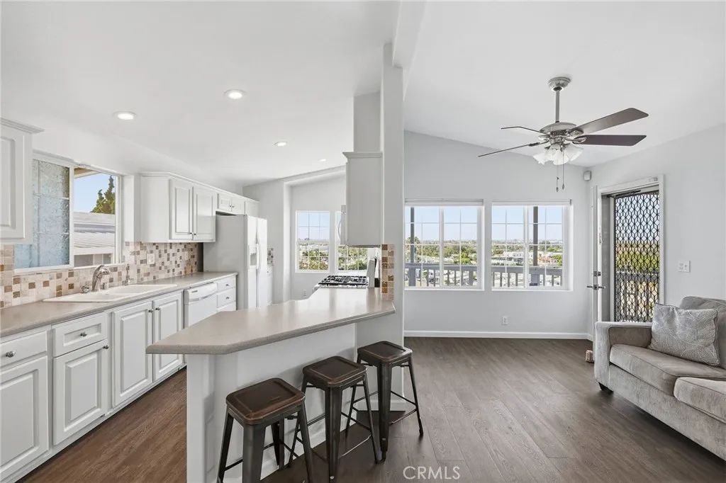 2550 Pacific Coast 152, Torrance, CA 90505