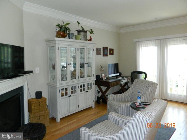 1118 RESERVE CHAMPION DR, Rockville, MD 20850