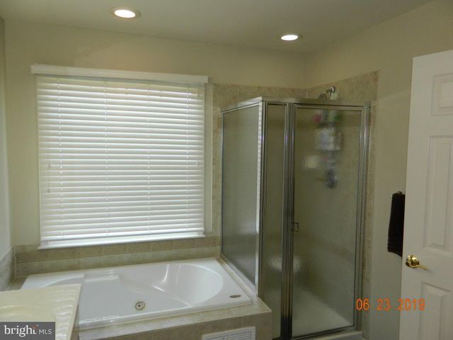 1118 RESERVE CHAMPION DR, Rockville, MD 20850