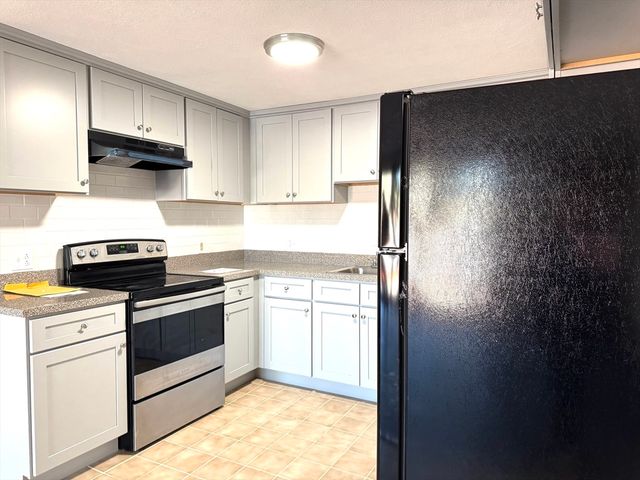 484 Western Ave B4, Lynn, MA 01904