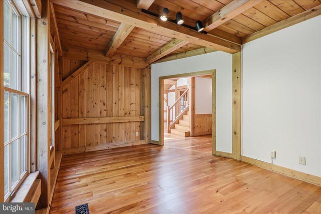 38074 STEVENS RD, Lovettsville, VA 20180