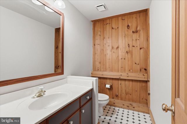 38074 STEVENS RD, Lovettsville, VA 20180