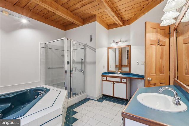 38074 STEVENS RD, Lovettsville, VA 20180
