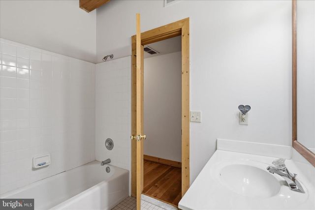 38074 STEVENS RD, Lovettsville, VA 20180