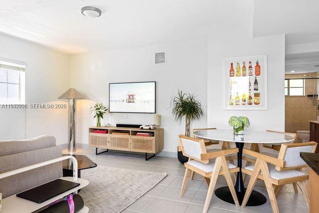 1050 7th St 1050-3, Miami Beach, FL 33139