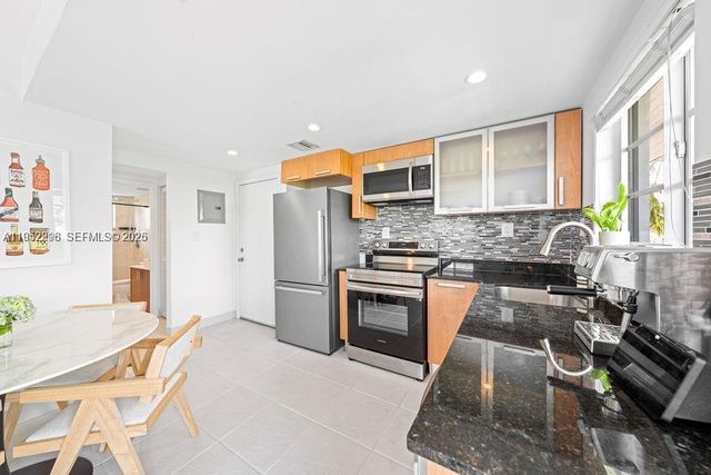 1050 7th St 1050-3, Miami Beach, FL 33139