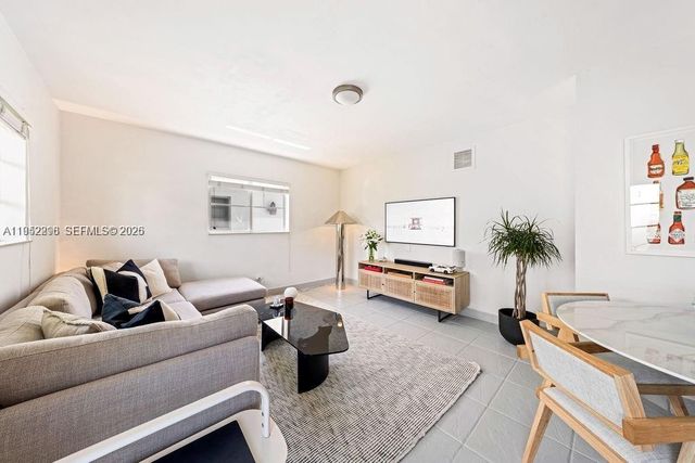 1050 7th St 1050-3, Miami Beach, FL 33139