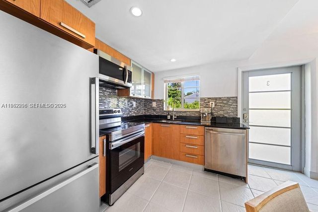 1050 7th St 1050-3, Miami Beach, FL 33139