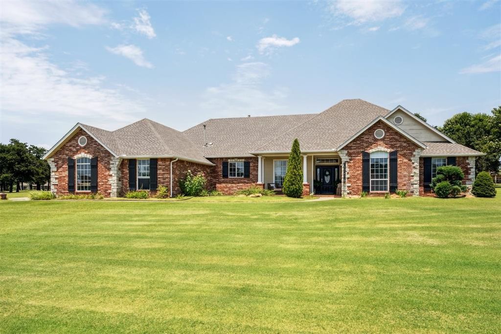 16523 Roserock Circle, Choctaw, OK 73020