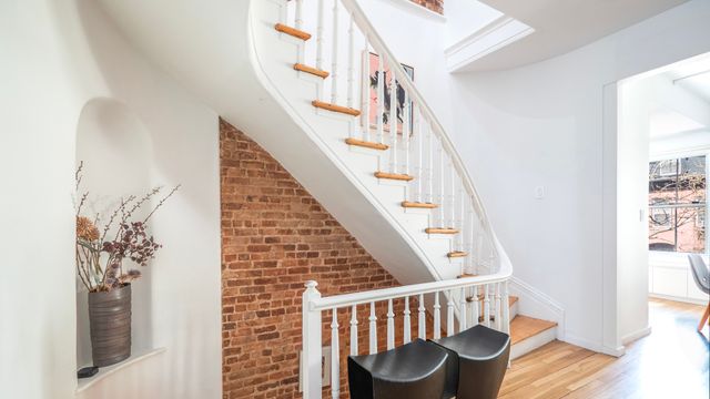 350 E 84TH Street, New York City, NY 10028