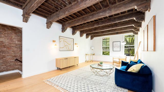 350 E 84TH Street, New York City, NY 10028