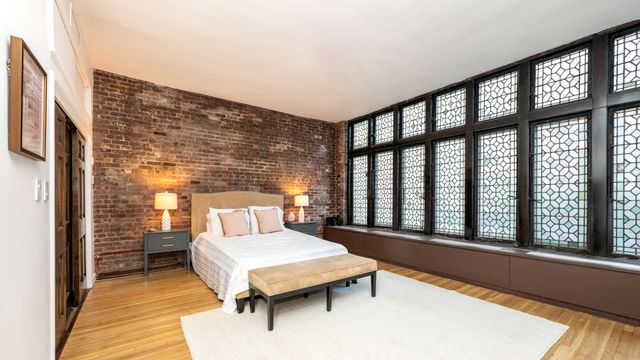 350 E 84TH Street, New York City, NY 10028