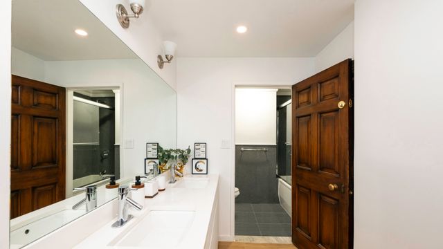 350 E 84TH Street, New York City, NY 10028