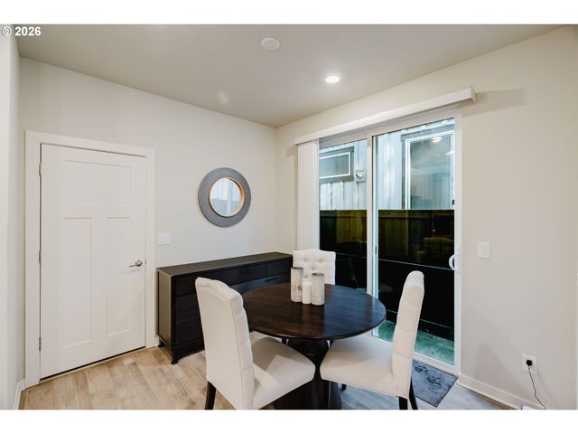 6268 Se HARKNESS Ln, Hillsboro, OR 97123