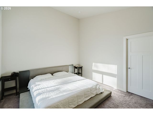 6268 Se HARKNESS Ln, Hillsboro, OR 97123