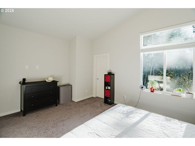 6268 Se HARKNESS Ln, Hillsboro, OR 97123