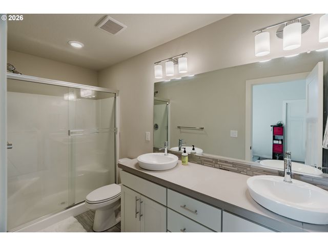 6268 Se HARKNESS Ln, Hillsboro, OR 97123