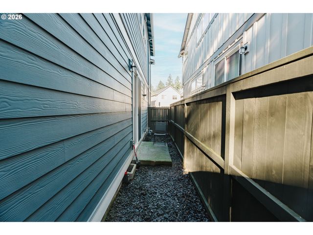 6268 Se HARKNESS Ln, Hillsboro, OR 97123