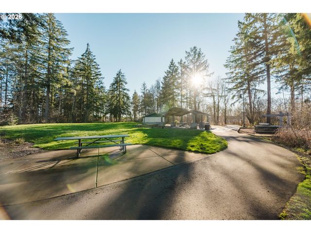 6268 Se HARKNESS Ln, Hillsboro, OR 97123