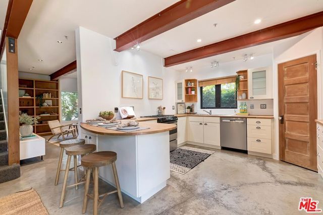 3322 Caroline Avenue, Culver City, CA 90232