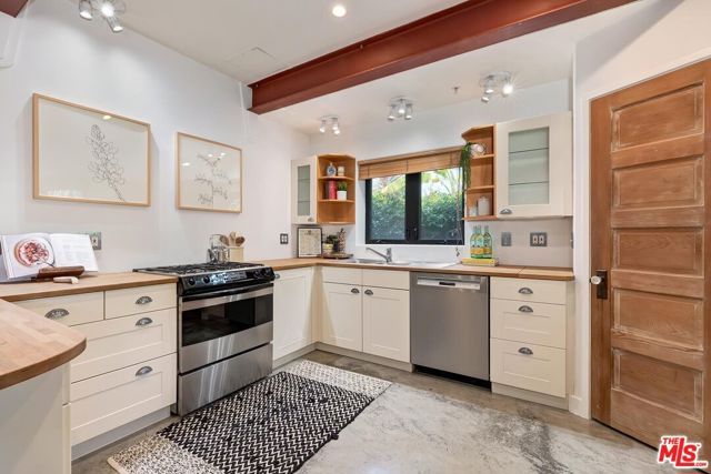3322 Caroline Avenue, Culver City, CA 90232