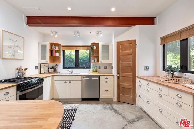 3322 Caroline Avenue, Culver City, CA 90232