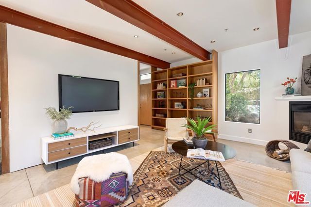 3322 Caroline Avenue, Culver City, CA 90232