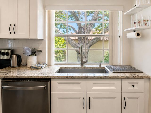 6560 VIA REGINA, Boca Raton, FL 33433