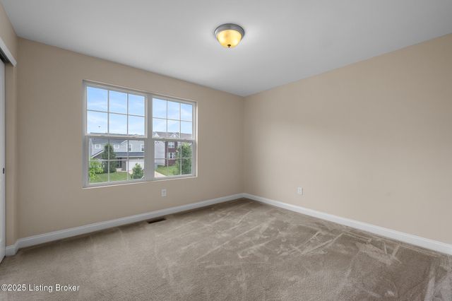 9108 Tamarack Grove Ln, Louisville, KY 40291