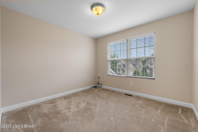 9108 Tamarack Grove Ln, Louisville, KY 40291