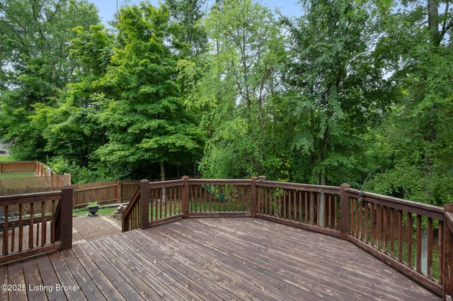 9108 Tamarack Grove Ln, Louisville, KY 40291