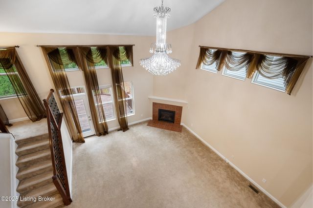 9108 Tamarack Grove Ln, Louisville, KY 40291