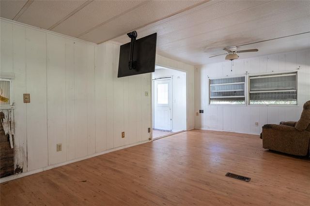 29505 NORTH BOULEVARD, Paisley, FL 32767