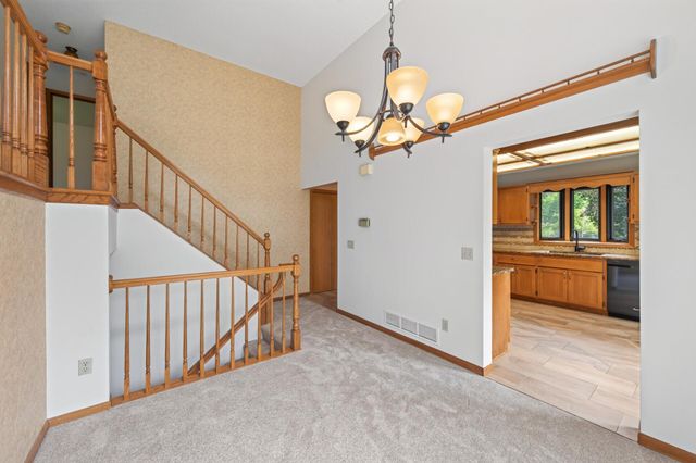 7238 Taffy Way, Eden Prairie, MN 55346