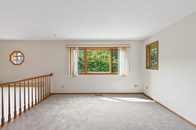 7238 Taffy Way, Eden Prairie, MN 55346