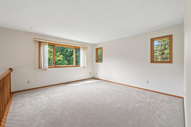 7238 Taffy Way, Eden Prairie, MN 55346