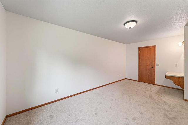 7238 Taffy Way, Eden Prairie, MN 55346