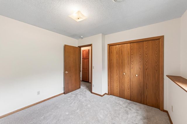 7238 Taffy Way, Eden Prairie, MN 55346