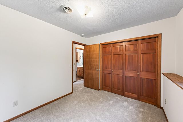 7238 Taffy Way, Eden Prairie, MN 55346