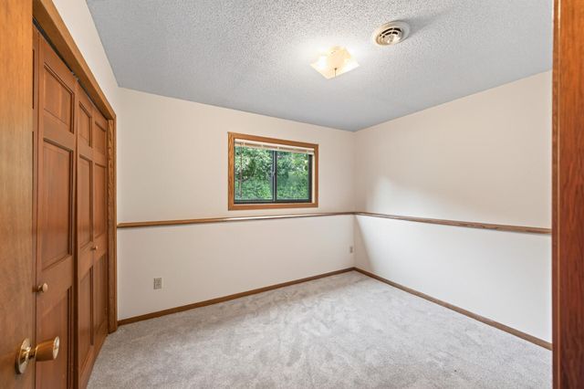 7238 Taffy Way, Eden Prairie, MN 55346