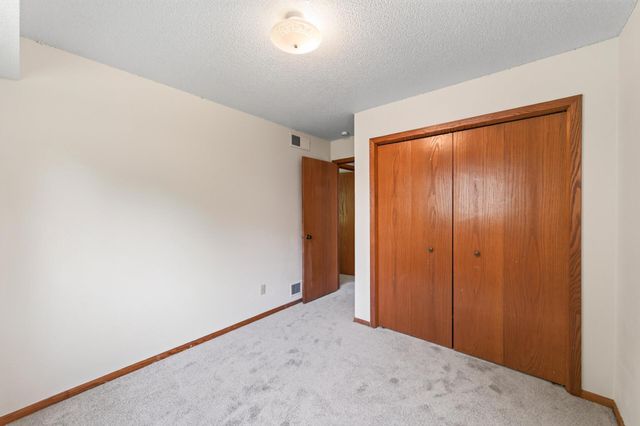 7238 Taffy Way, Eden Prairie, MN 55346