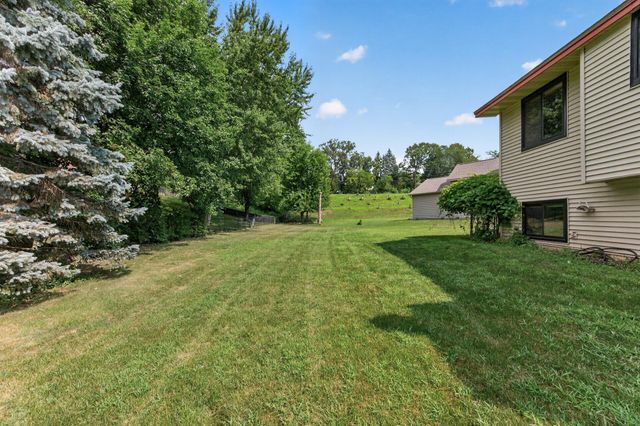 7238 Taffy Way, Eden Prairie, MN 55346