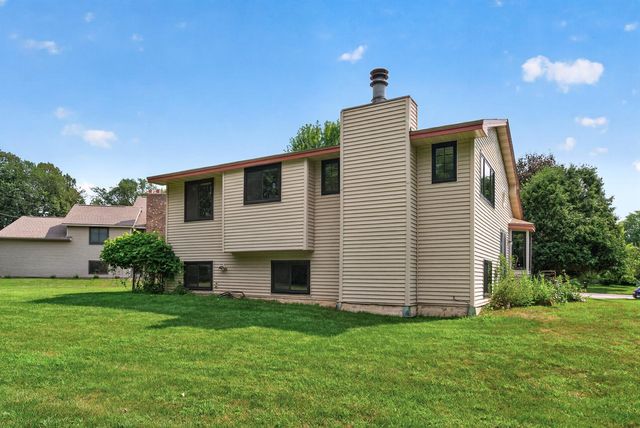 7238 Taffy Way, Eden Prairie, MN 55346